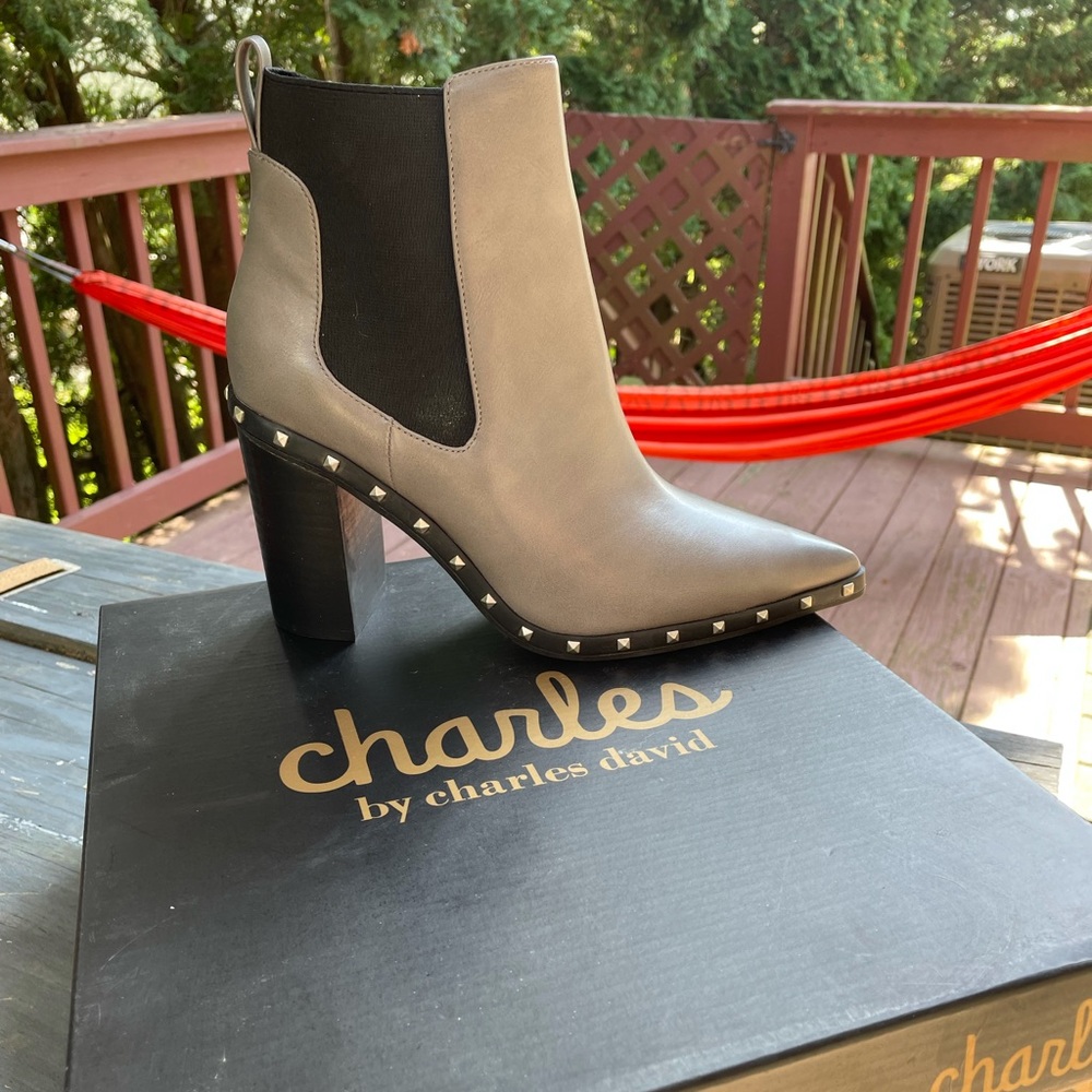 Dodger Chelsea Boot Size 8 Grey brand new in box